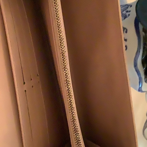 Authentic LV Monogram Vernis wallet - Picture 3 of 12